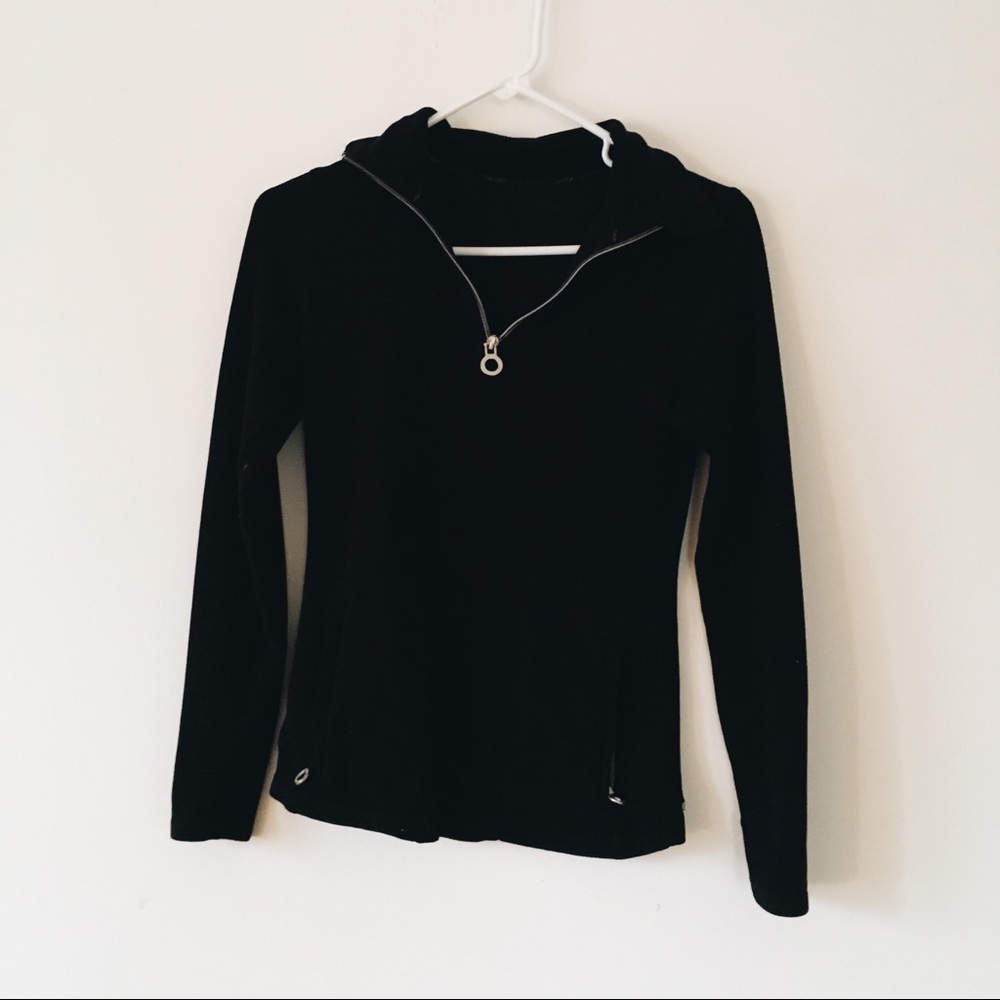 Black Pullover Sweatshirt